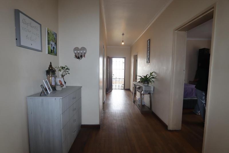 To Let 4 Bedroom Property for Rent in Gatesville Western Cape